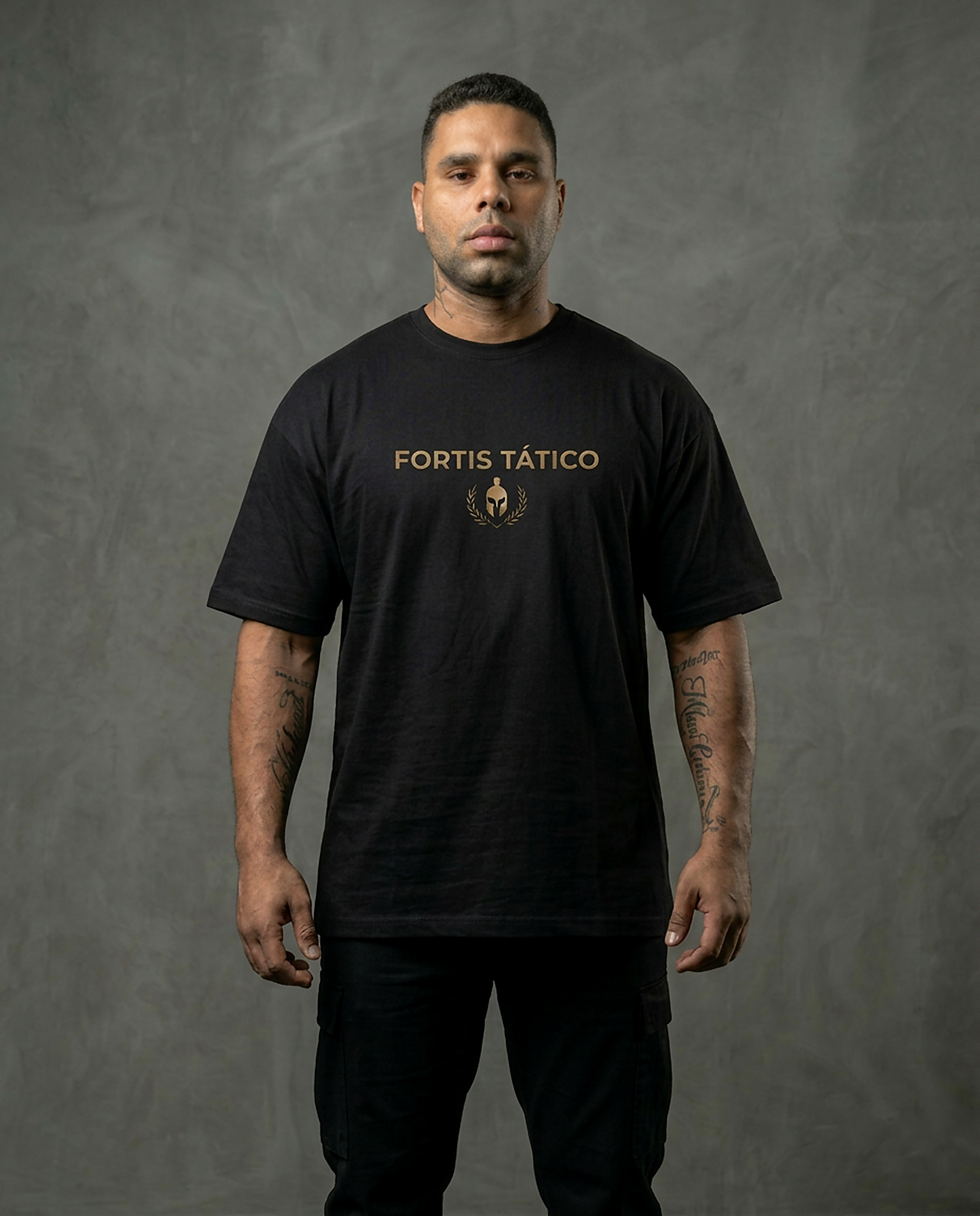 Camiseta Quem Domina a Mente Domina a Batalha Oversized Preto Frente
